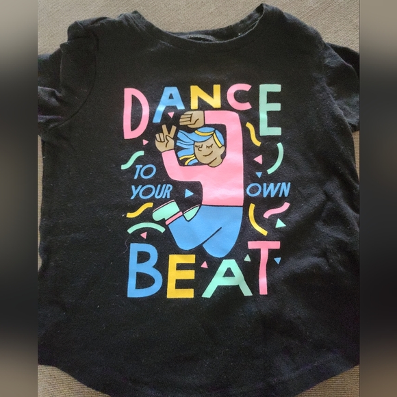 2 for $6 - Old Navy Short Sleeve Tees Size 2T - Picture 3 of 5